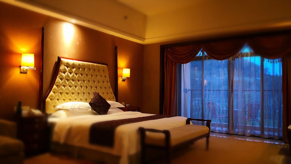 Country Garden Phoenix Hotel Changshou 30/54