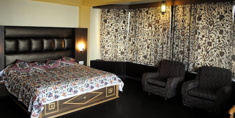 Welcome Hotel At Srinagar 28/50