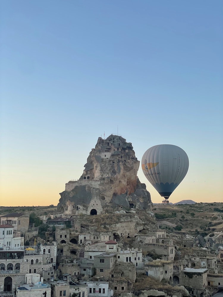 Megaron Cave Hotel 34/46