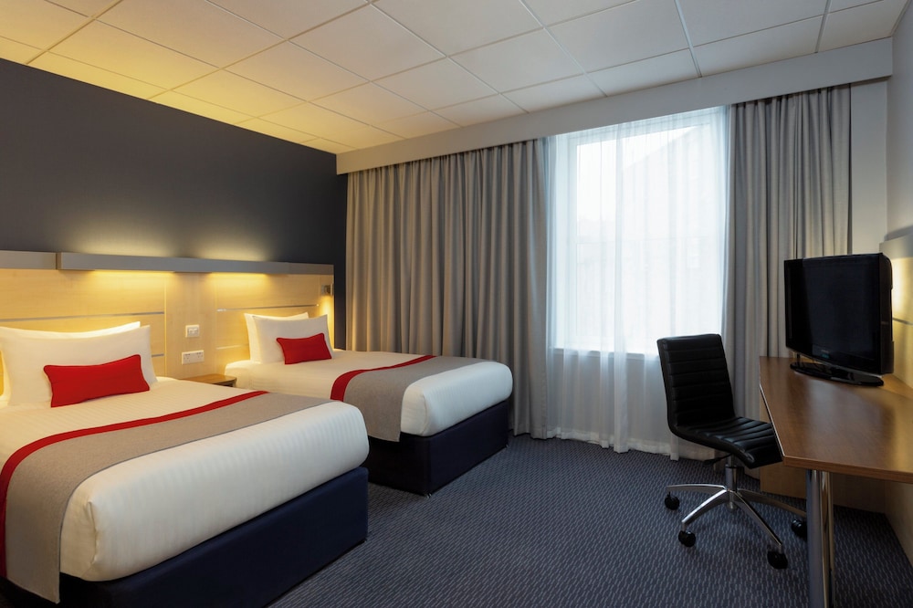 Holiday Inn Express Edinburgh City Centre 16/62