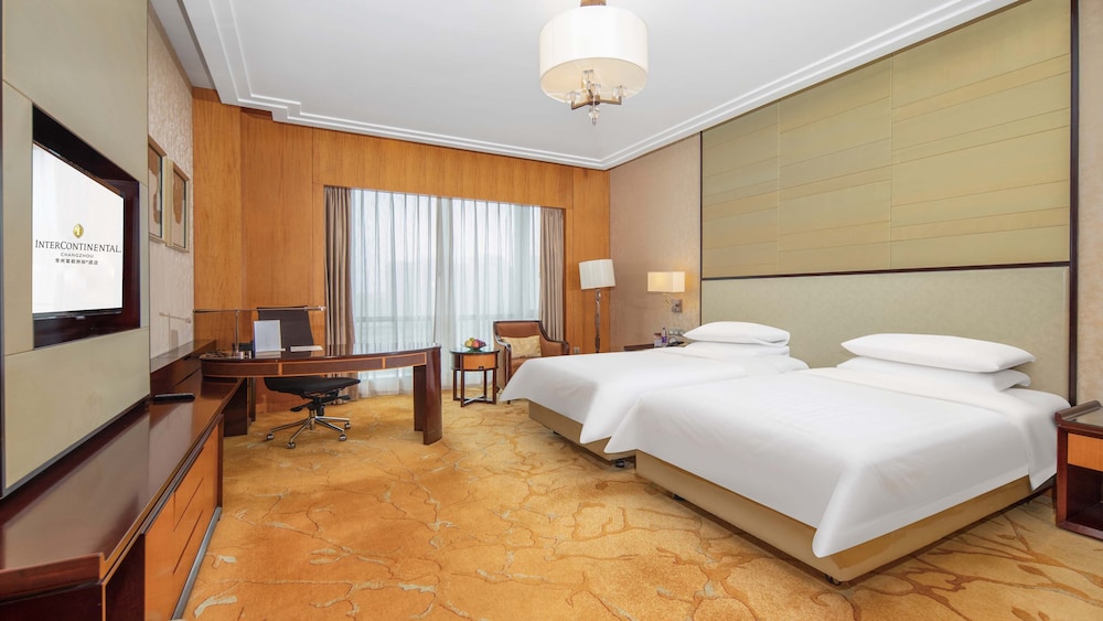 Classic, Twin Beds, Lake View, Club Lounge Access