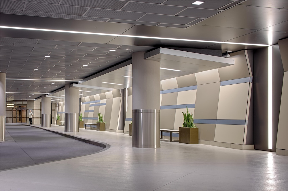 Hyatt Regency Indianapolis 65/69