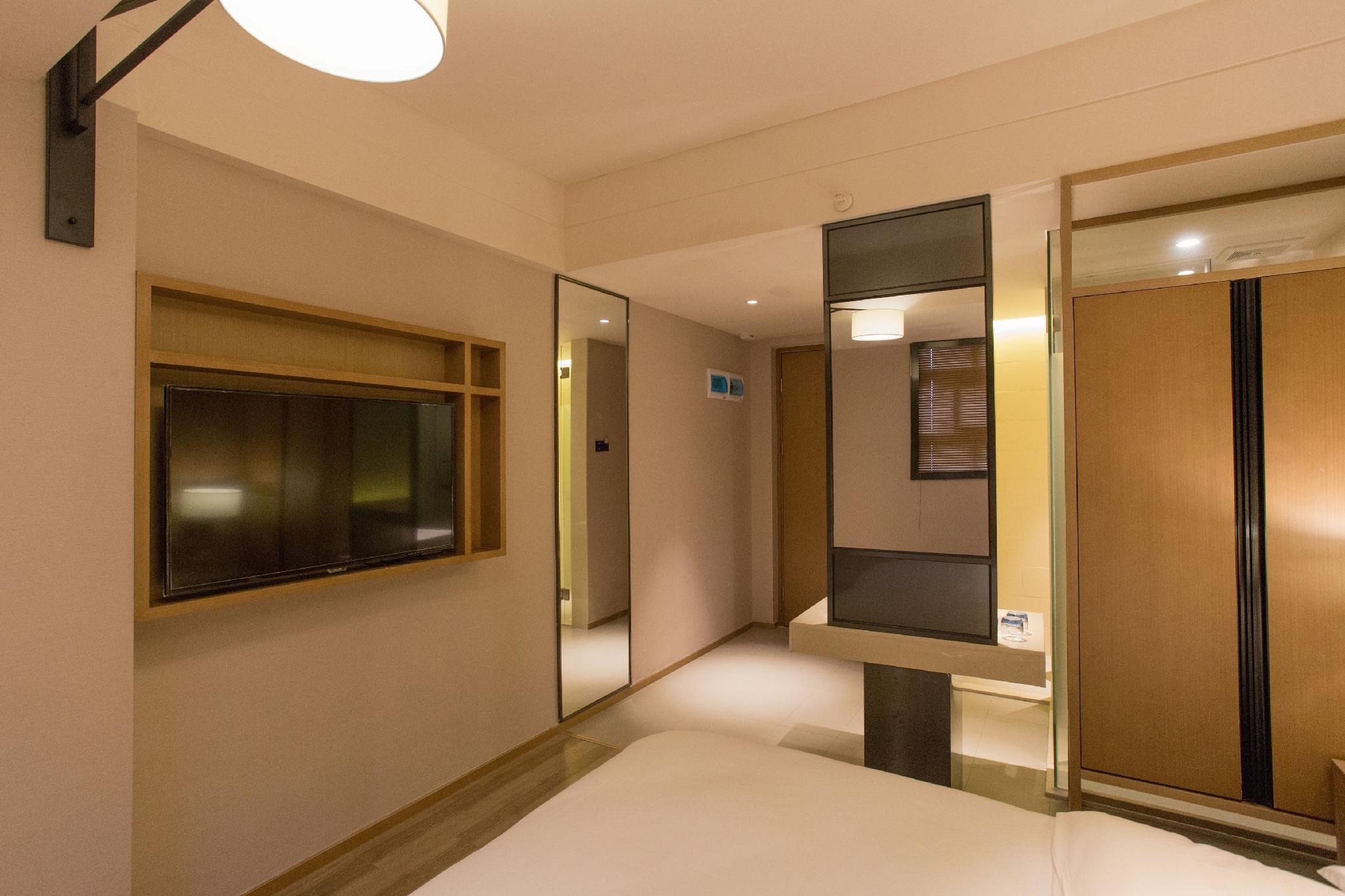 V8 Hotel Zi Yuan Gang 46/53