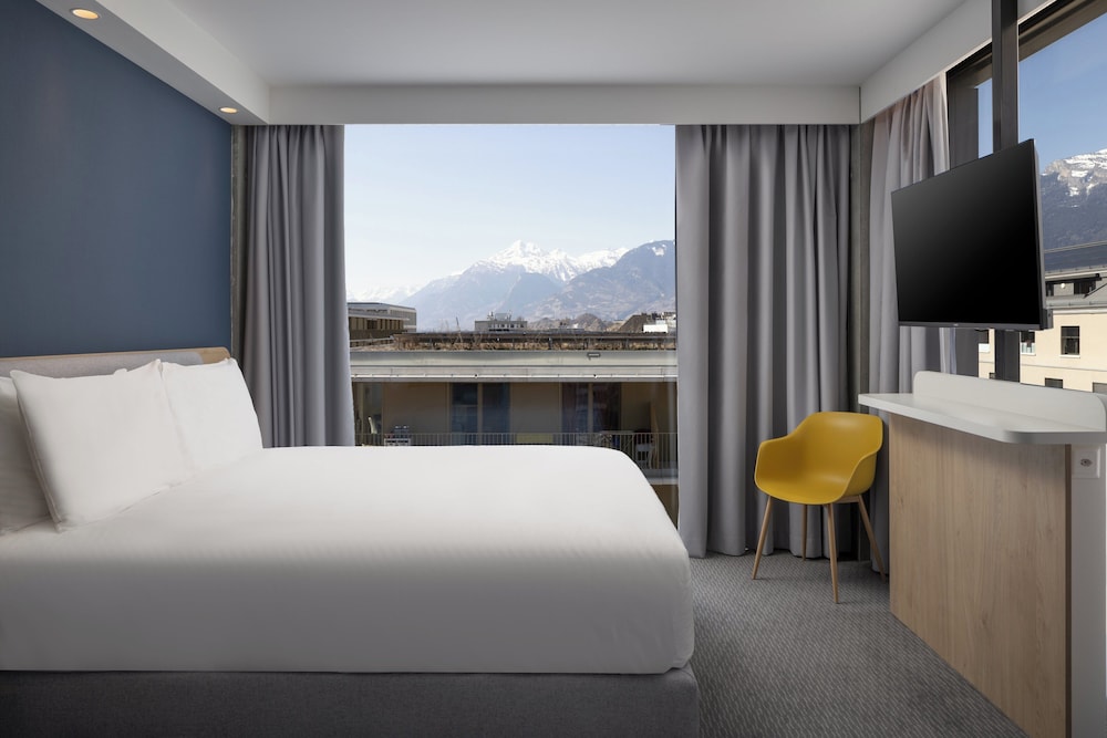 Holiday Inn Express and Suites Sion By IHG 15/50