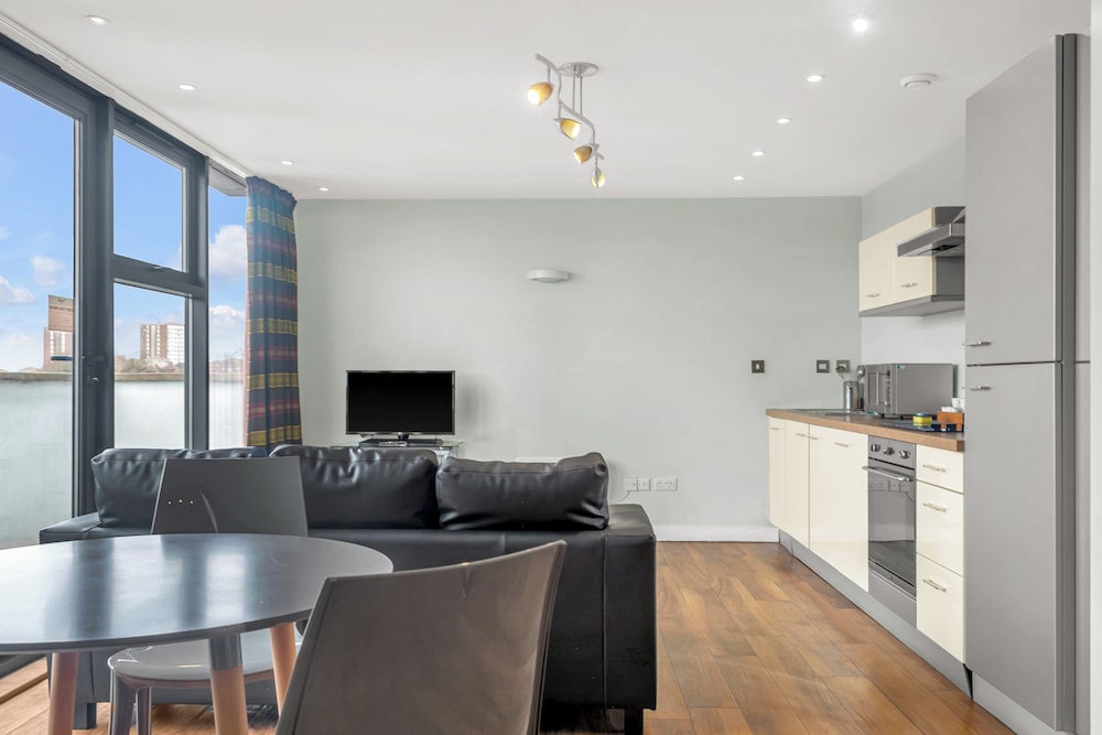 Roomzzz Leeds Headingley 30/49