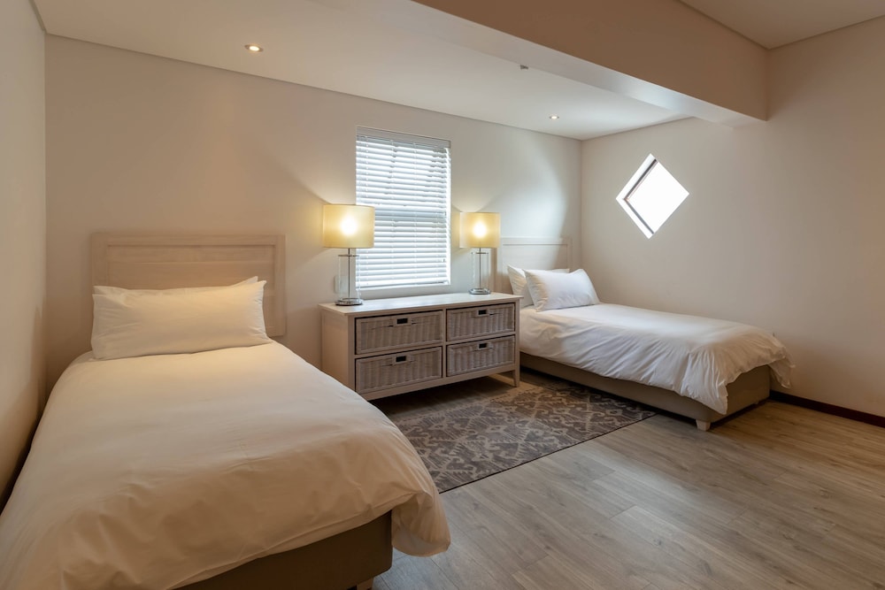 Protea Hotel By Marriott Mossel Bay 7/37