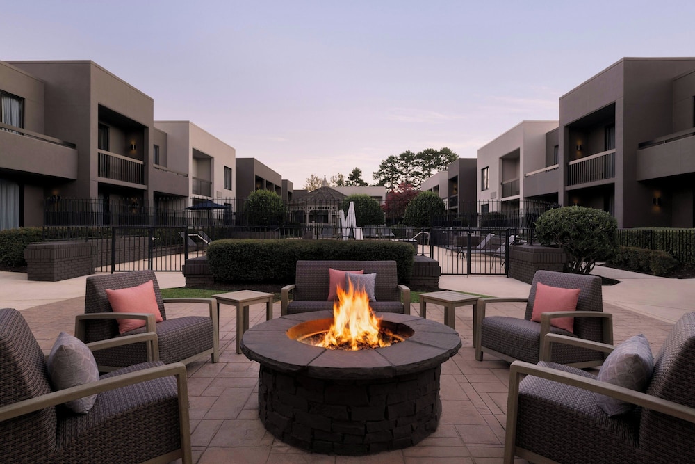 Courtyard by Marriott Atlanta Northlake 24/50