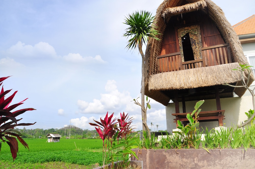 Villa Tangtu Beach Inn 4/17