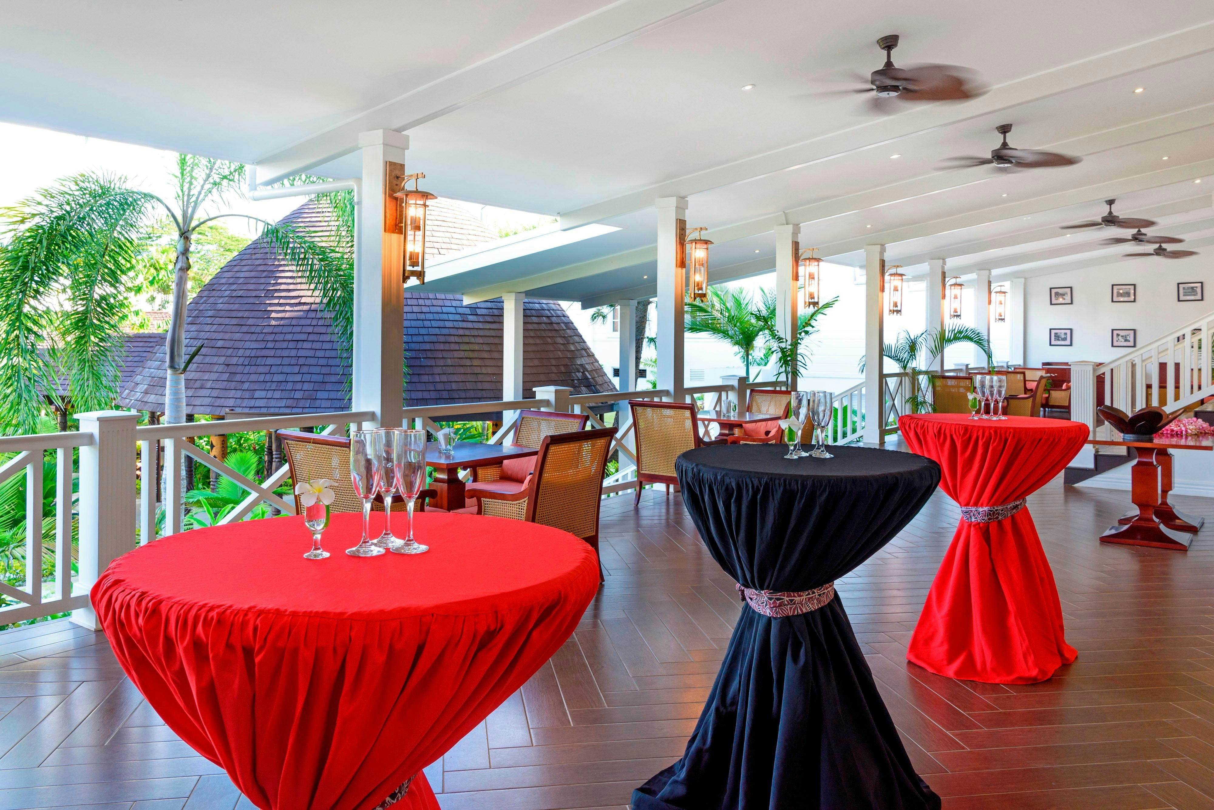 Sheraton Samoa Aggie Greys Hotel & Bungalows 14/19