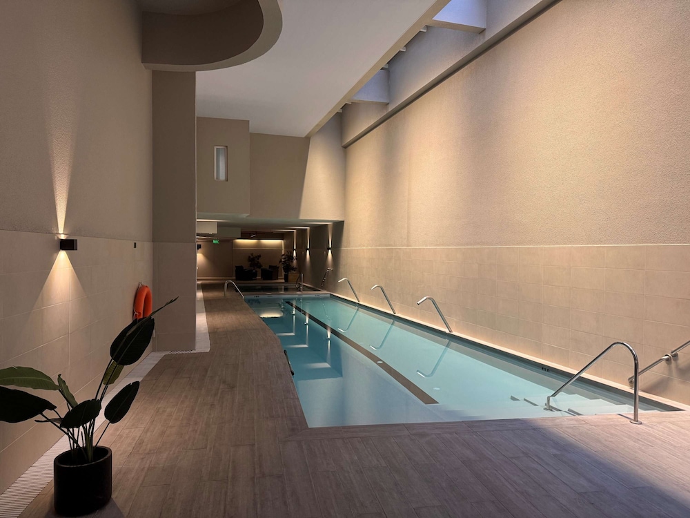 swimming pool spa