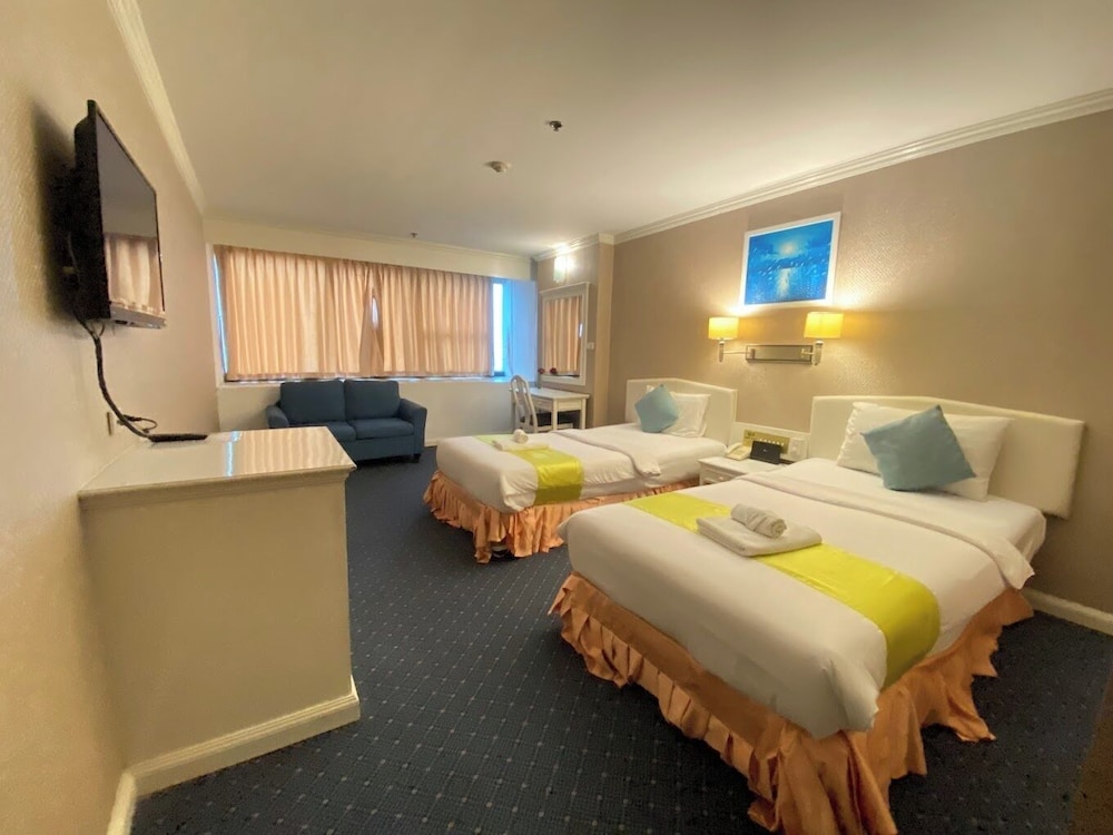 Bay Hotel Srinakarin 28/55