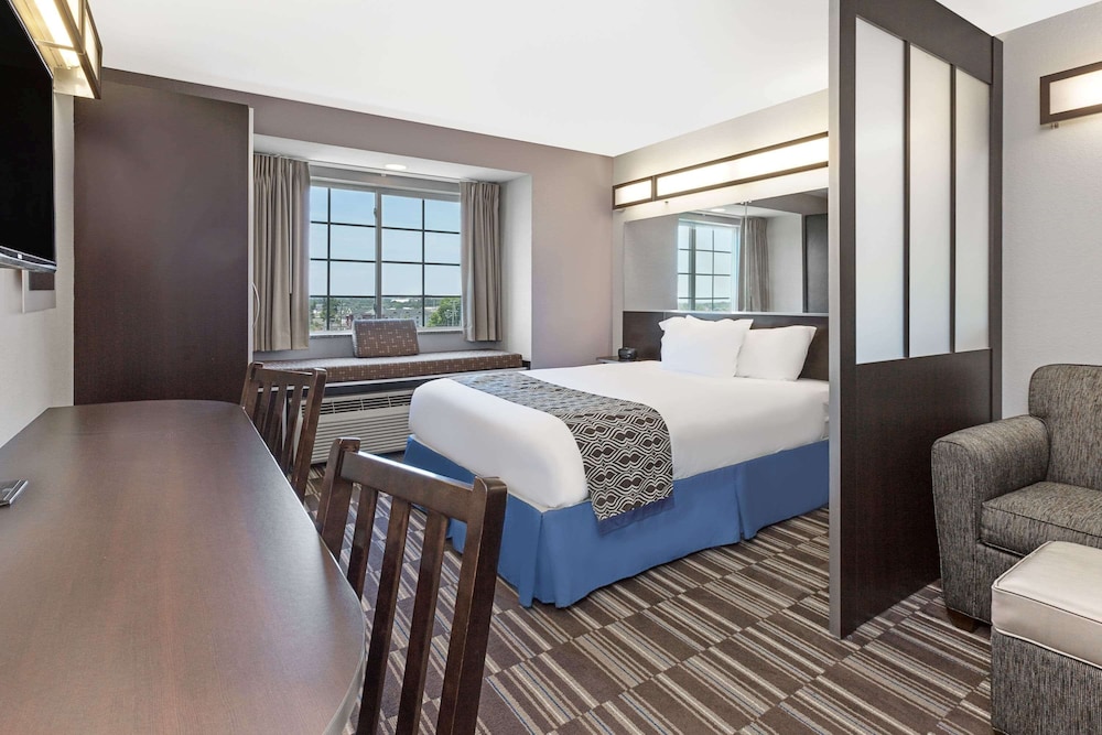 Microtel Inn & Suites Tuscaloosa Near University 19/30