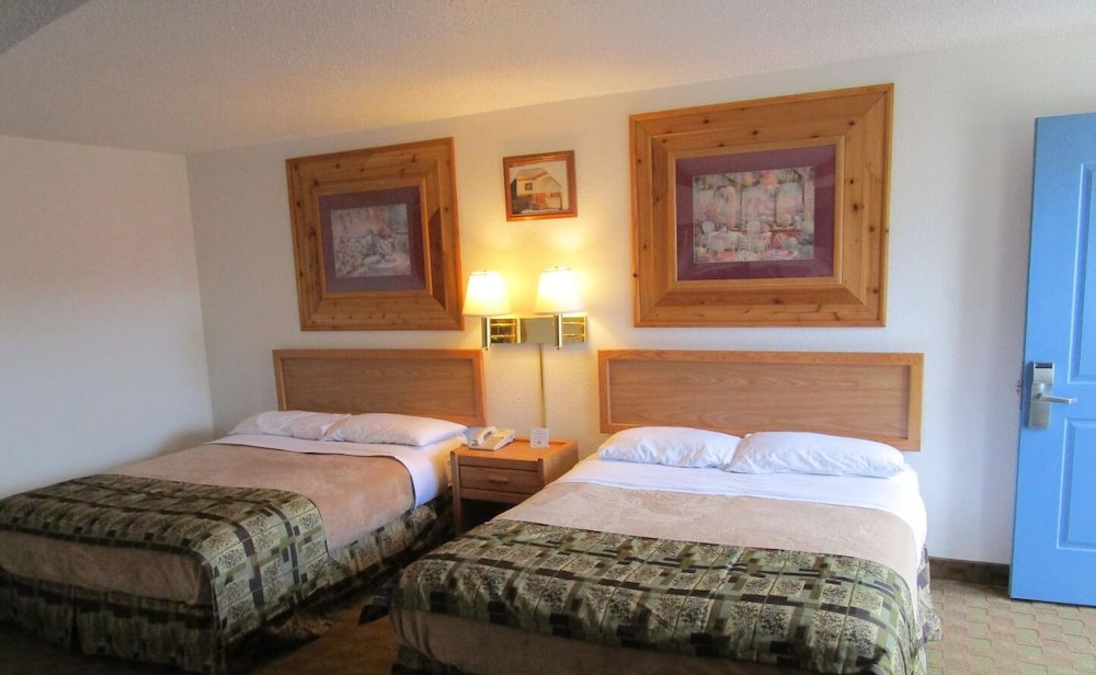North Country Inn & Suites 8/39