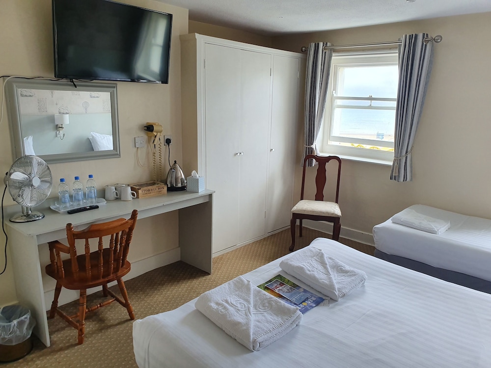 The Alexandra Hotel 29/71