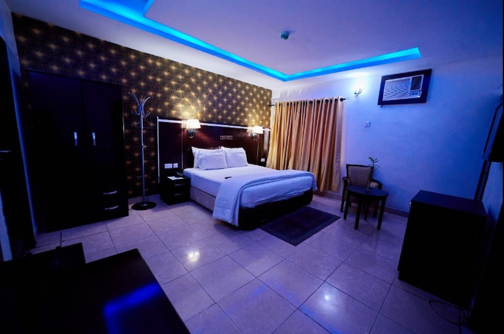 Eemjm Hotels And Suites Limited 17/42