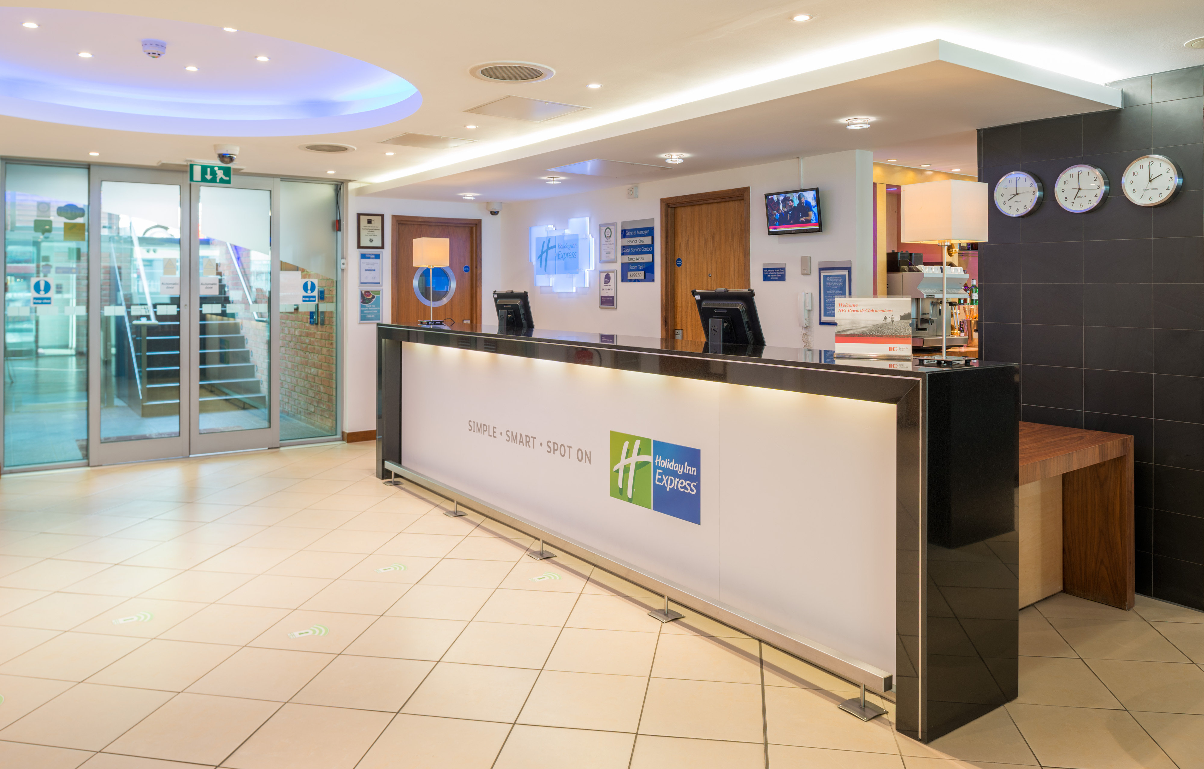 Holiday Inn Express London - Swiss Cottage 12/28