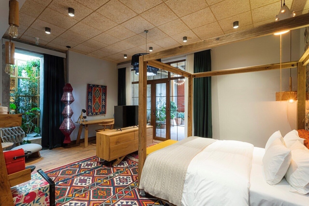 Khedi Hotel, Tbilisi 11/50