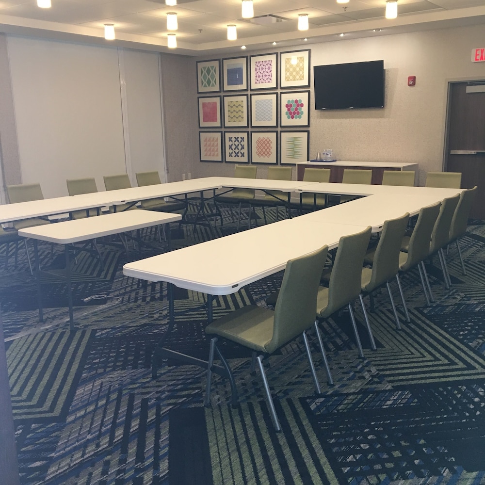 Holiday Inn Express and Suites Nebraska City 39/41