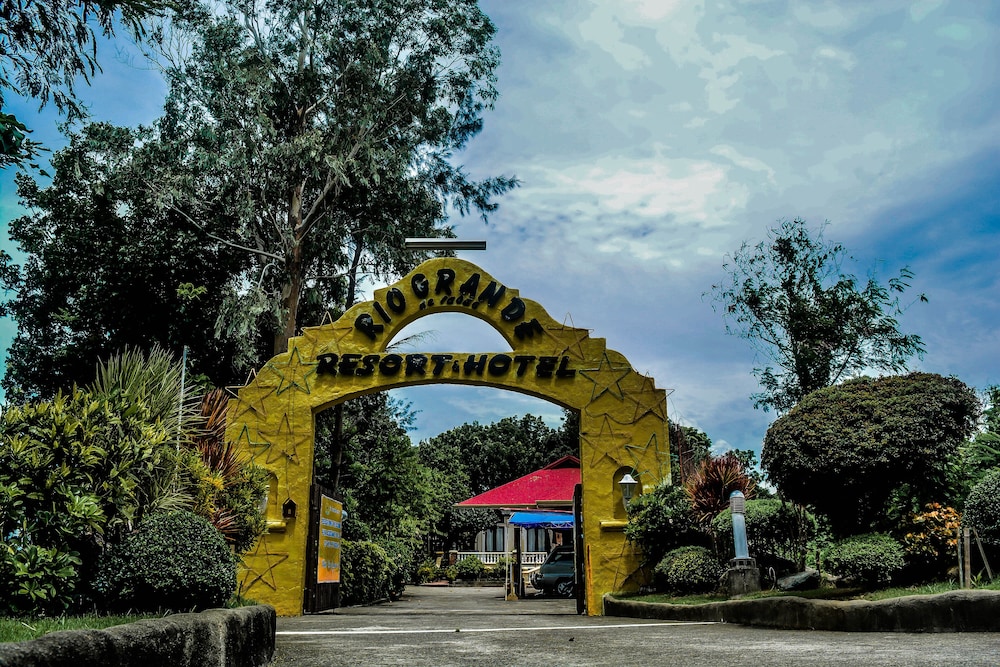 Rio Grande Laoag Resort Hotel 30/47