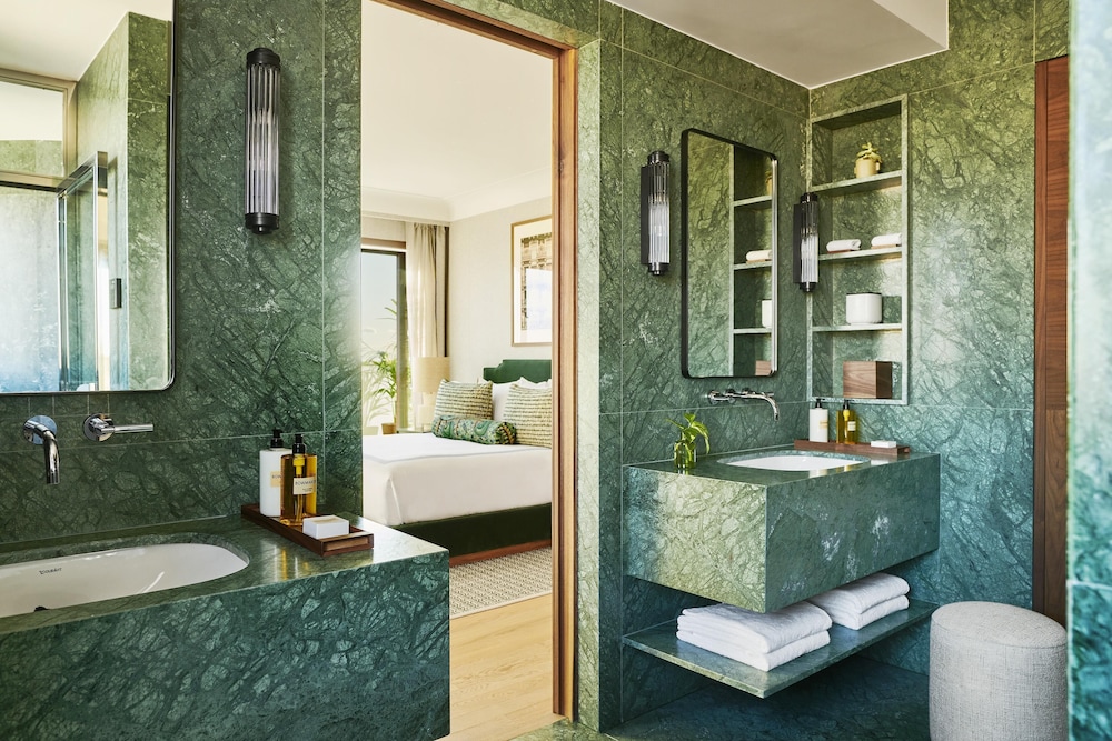 Hyatt Thompson Madrid 49/50