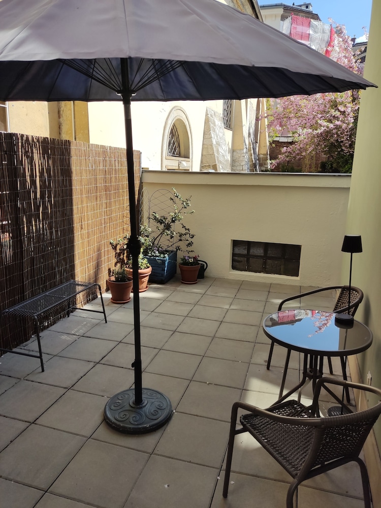 CRYSTAL SUITES CHEZ HELENA 52/64