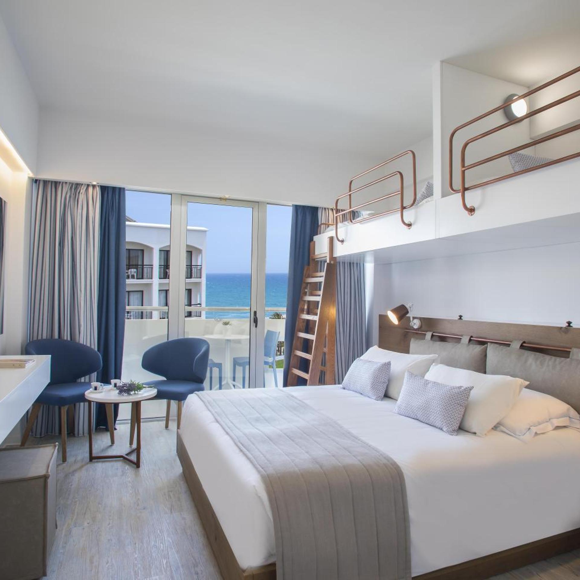 Family, Double Bed, Lateral Side Sea View
