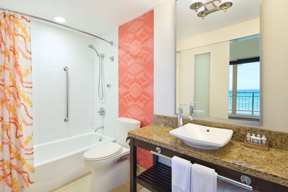 Kaimana Beach Hotel 49/50