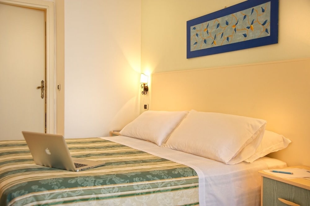SUPERIOR, DOUBLE OR TWIN BED, SEA VIEW