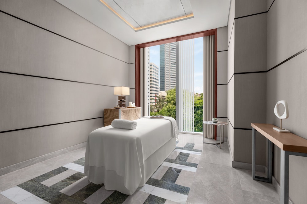 The Westin Manila 17/50