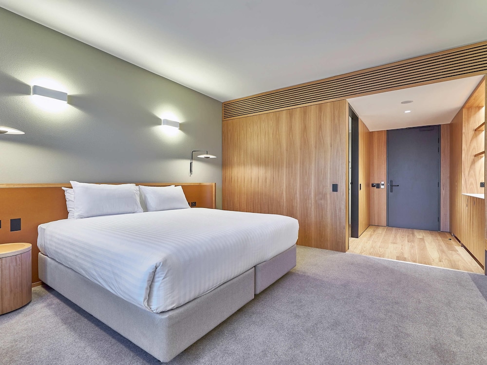 Wonil Hotel Perth - Handwritten Collection 20/64