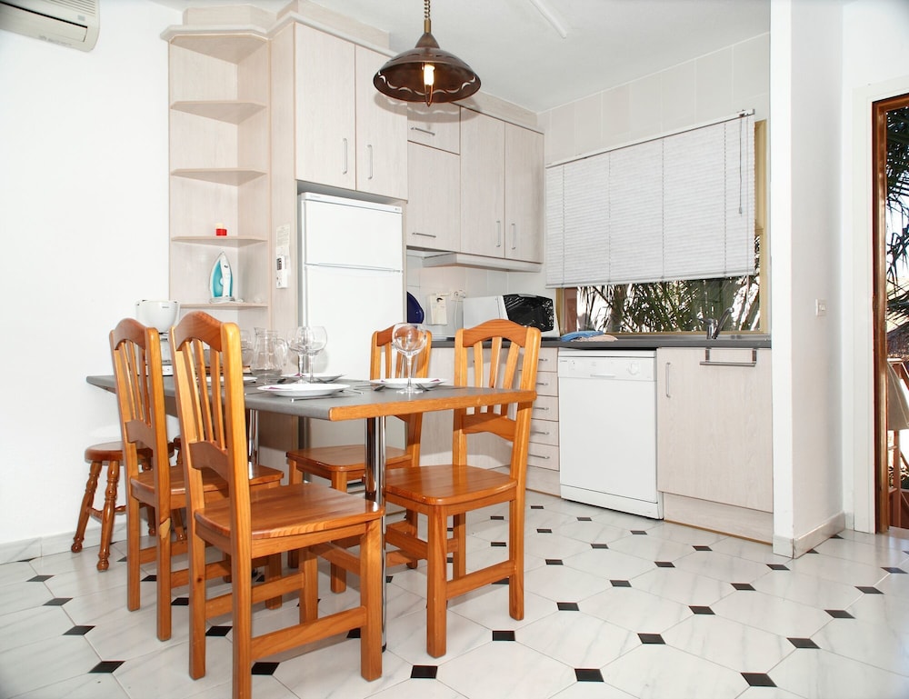 Albir Hills Apartments 9/63