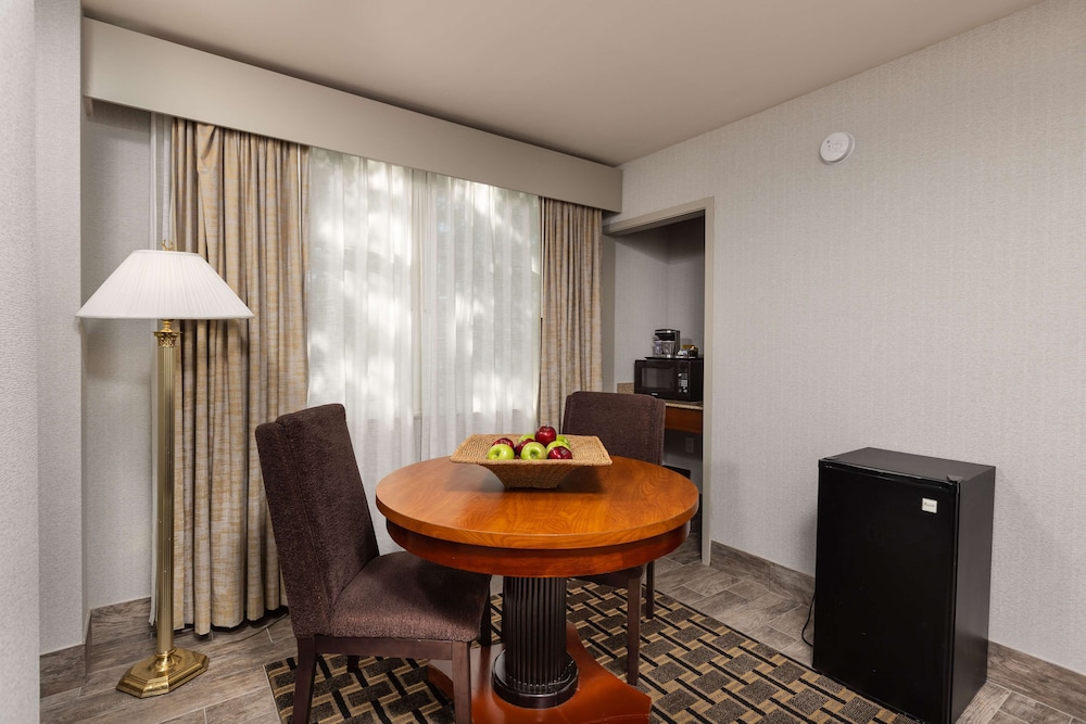 Inn at the Colonnade Baltimore a DoubleTree by Hilton Hotel 51/96