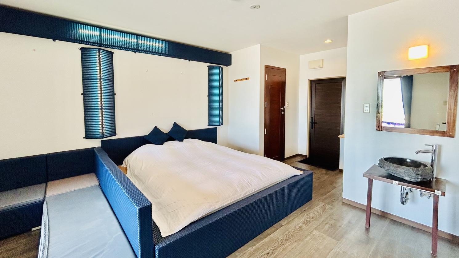 Western, Double Bed, Ocean Wing