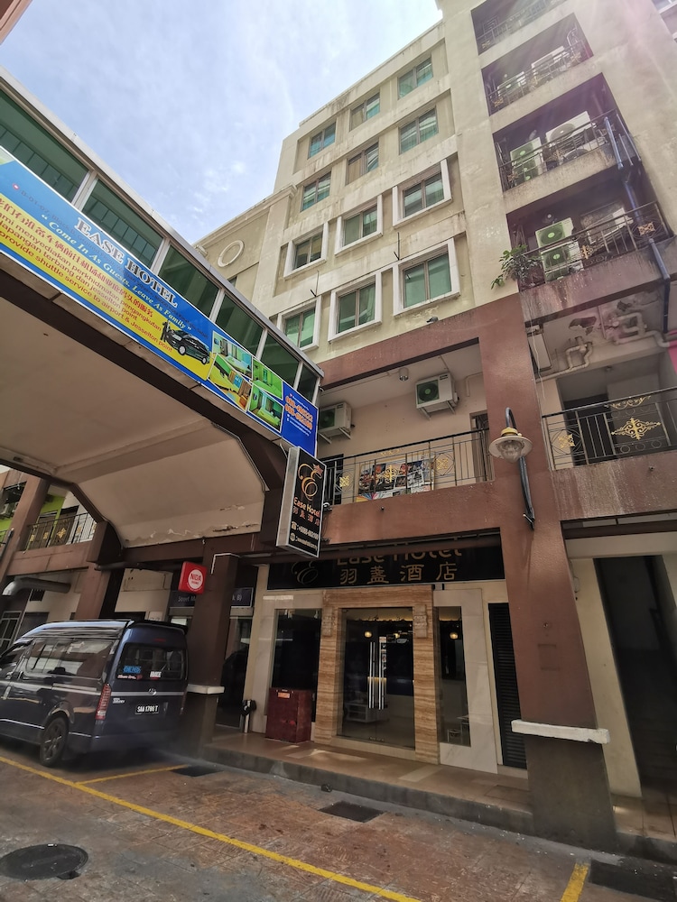 Ease Hotel 33/37