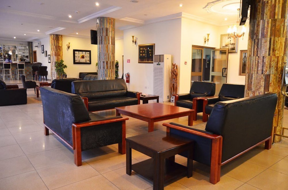 Mensvic Grand Hotel 34/53