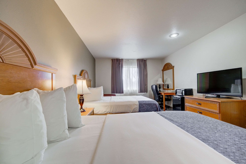 غرفة قياسية بسريرين كوين، Econo Lodge Livingston Gateway To Yellowstone 3/8
