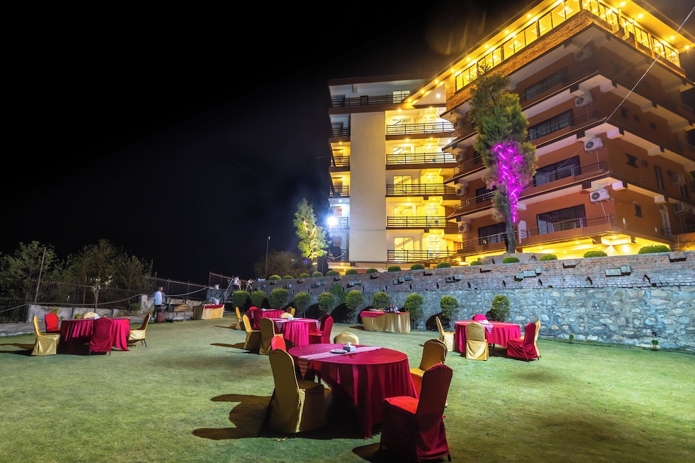 NAGARKOT SHANGRILA RESORT 54/60
