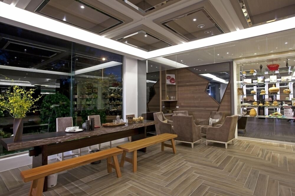 Renyi Lake Hotel 4/51