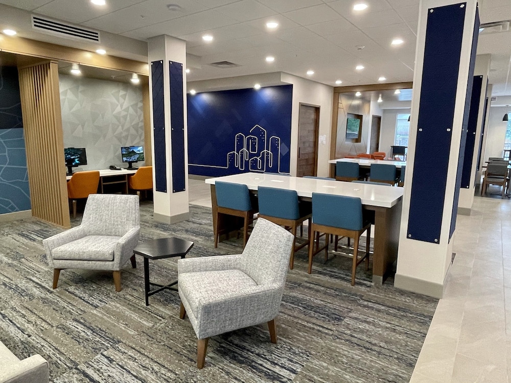 Holiday Inn Express & Suites Ft. Smith Airport, an IHG Hotel 58/75