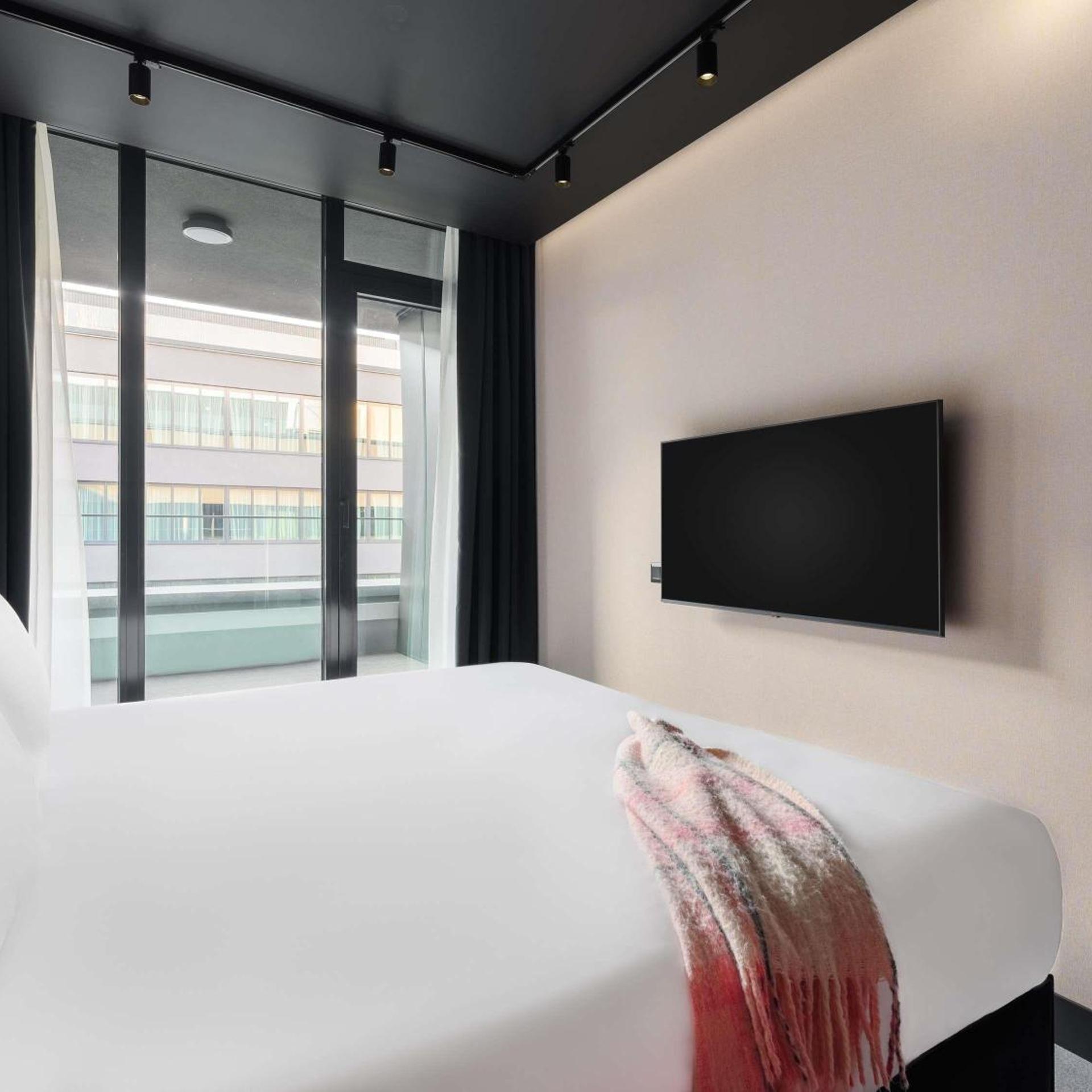 Tribe Essential, Queen Bed, Balcony