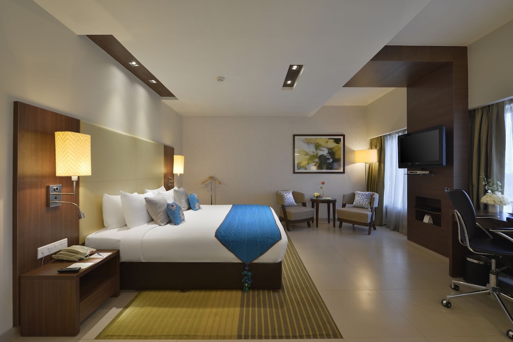 Grand Mercure Vadodara Surya Palace 25/35