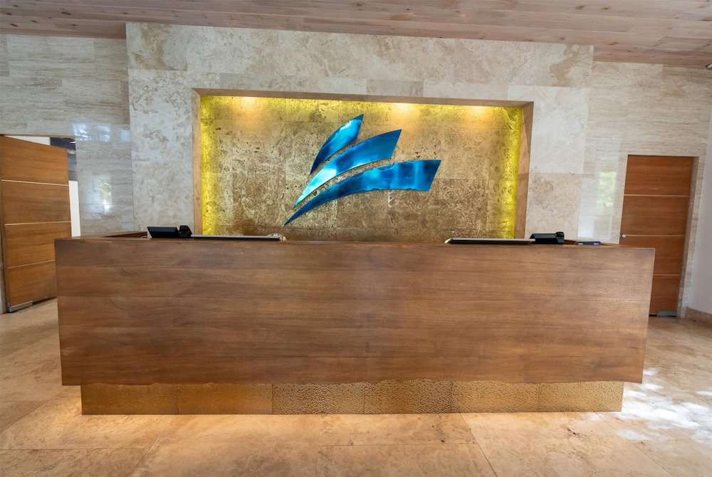 Hodges Bay Resort & Spa, an HQ Luxury Resort & Residences 7/67