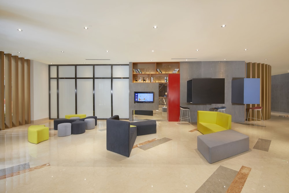Holiday Inn Express Zhengzhou Zhengdong 43/73