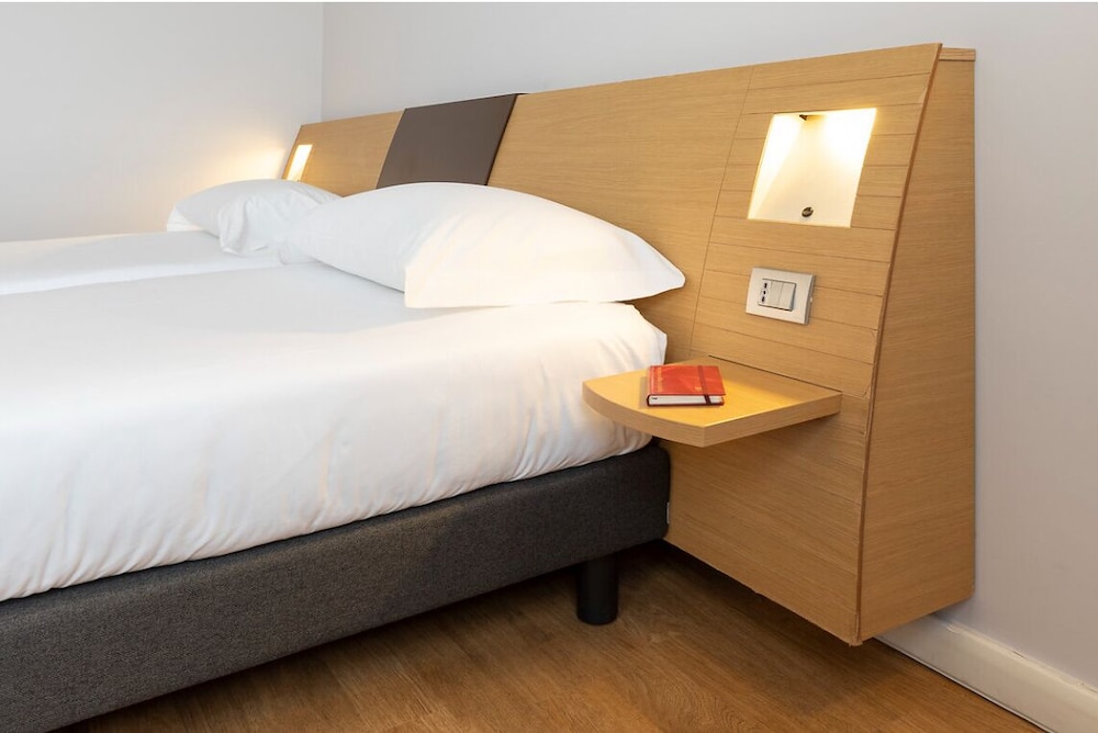 غرفة قياسية بسريرين منفصلين، NOVOTEL CASERTA SUD 10/10