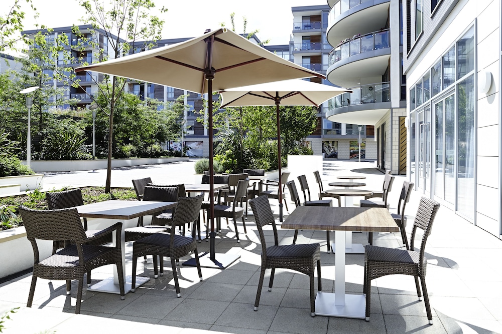 Novotel London Brentford 70/79