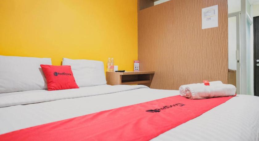 Reddoorz Near Itc Cempaka Mas 21/54