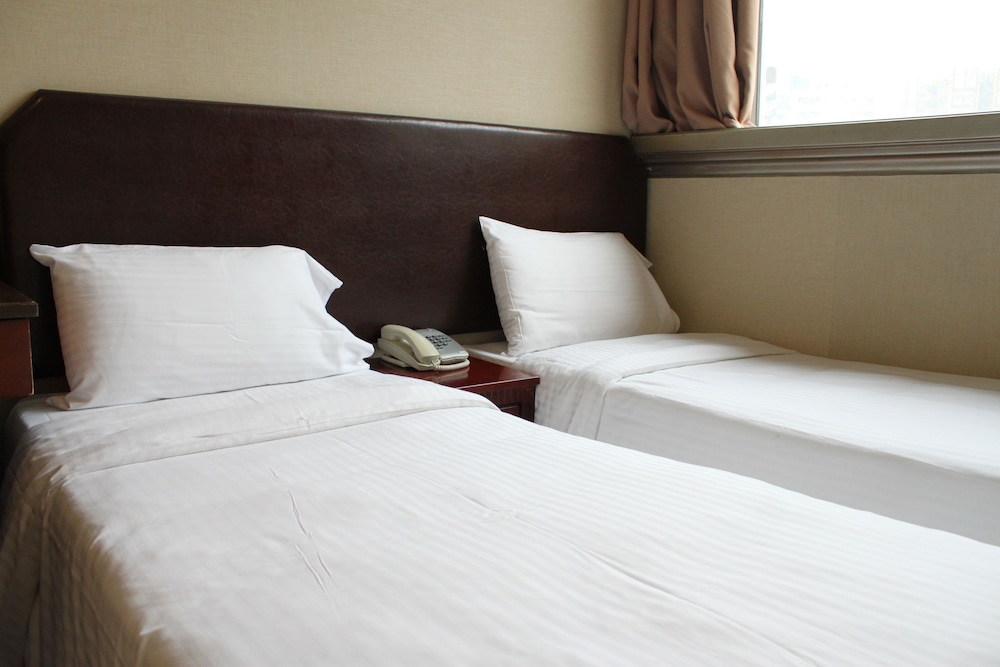 ORIENTAL LANDER HOTEL 10/41