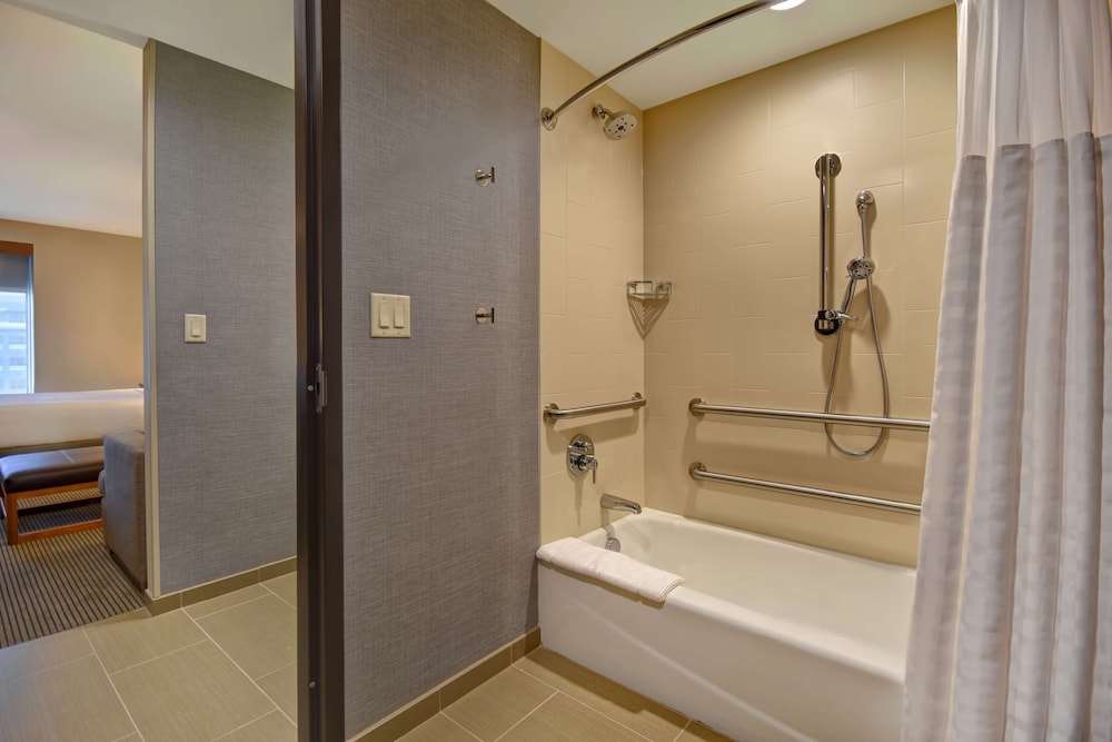 Hyatt Place Huntsville 50/53