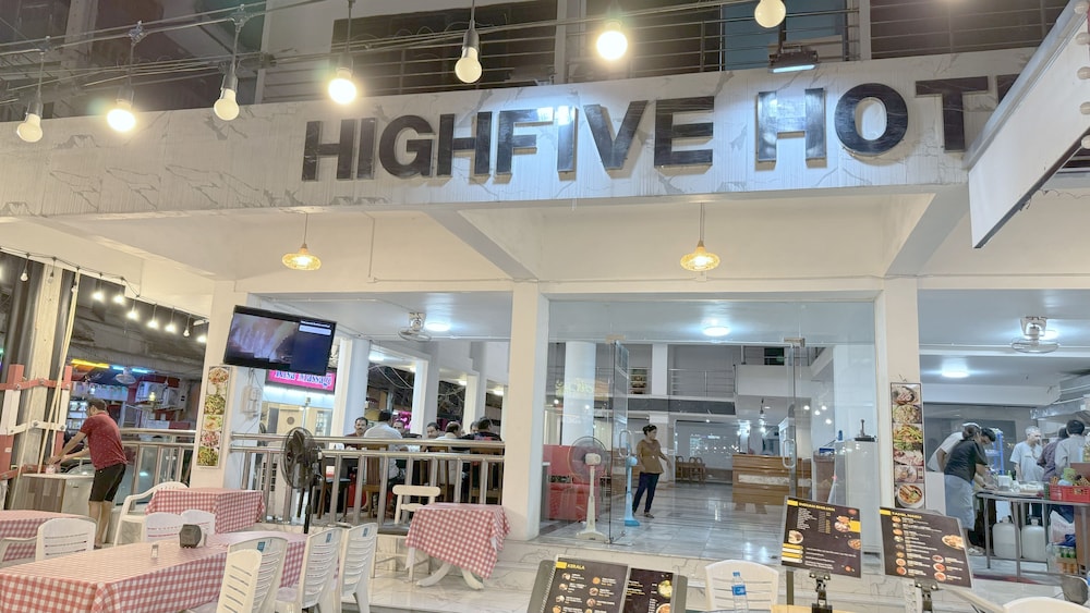 Highfive Hotel 15/70