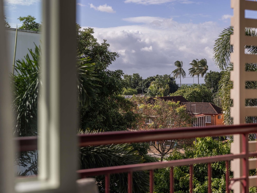 Novotel Cairns Oasis Resort 77/80